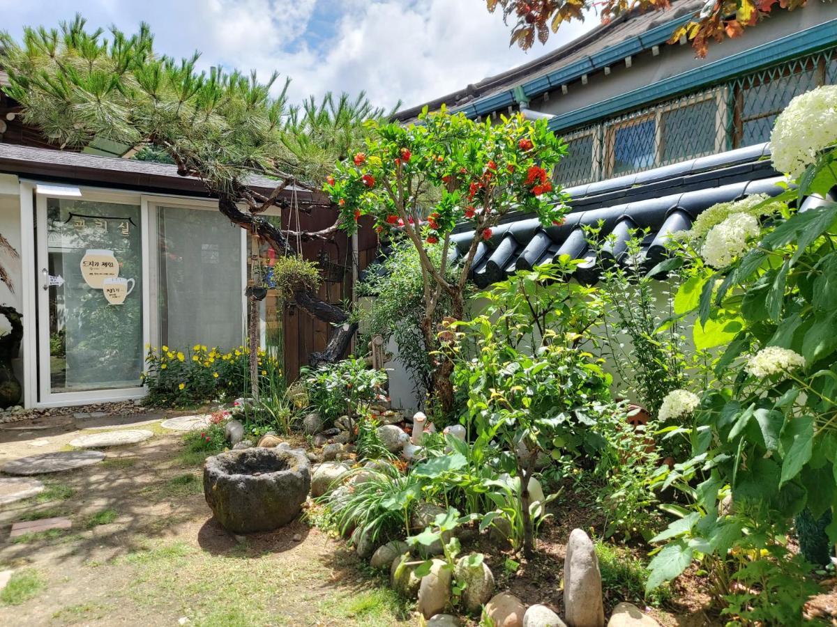 The Blue Cradle Hotel Jeonju Exterior photo