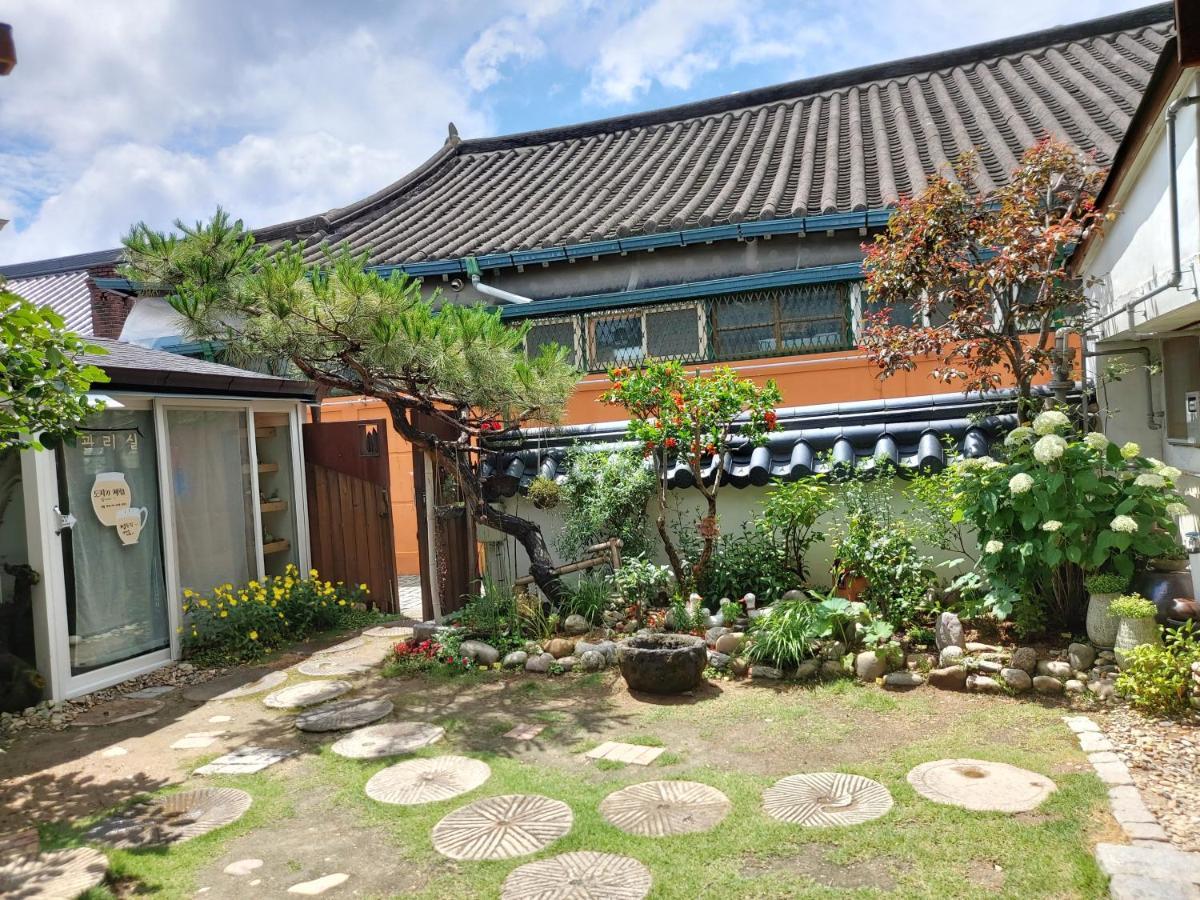 The Blue Cradle Hotel Jeonju Exterior photo